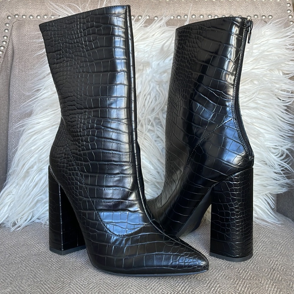 EGO “Chesta” Boots‎
